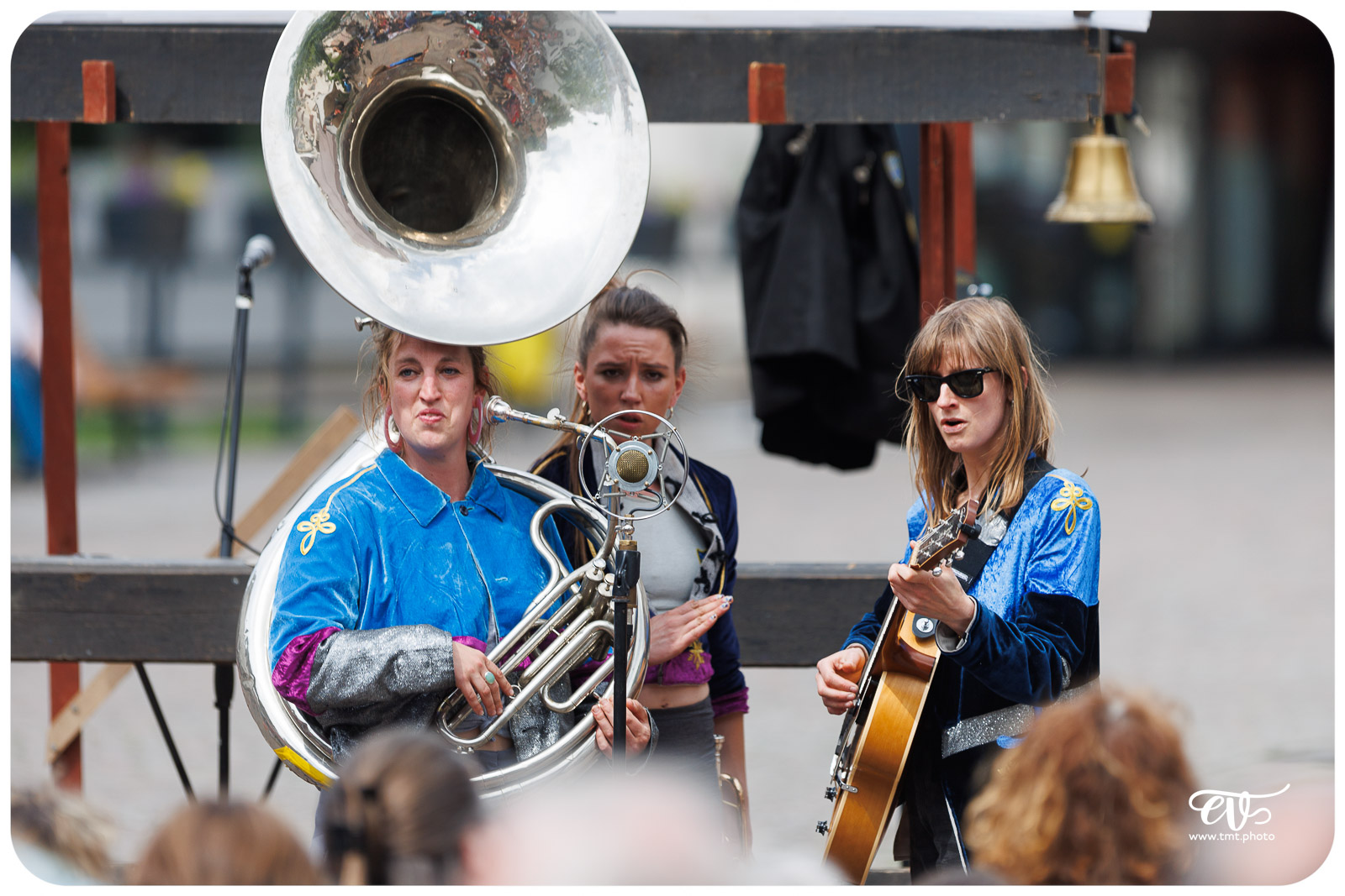 SUR MESURE (CIE BARRIÈRE)